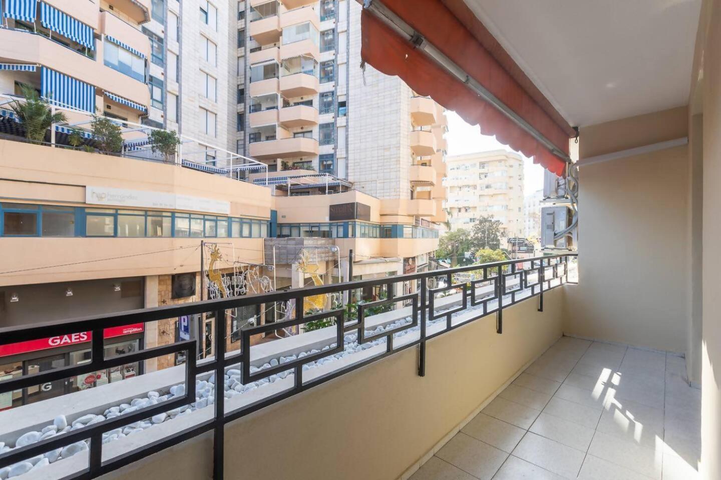 Old Town Con Parking Apartemen *