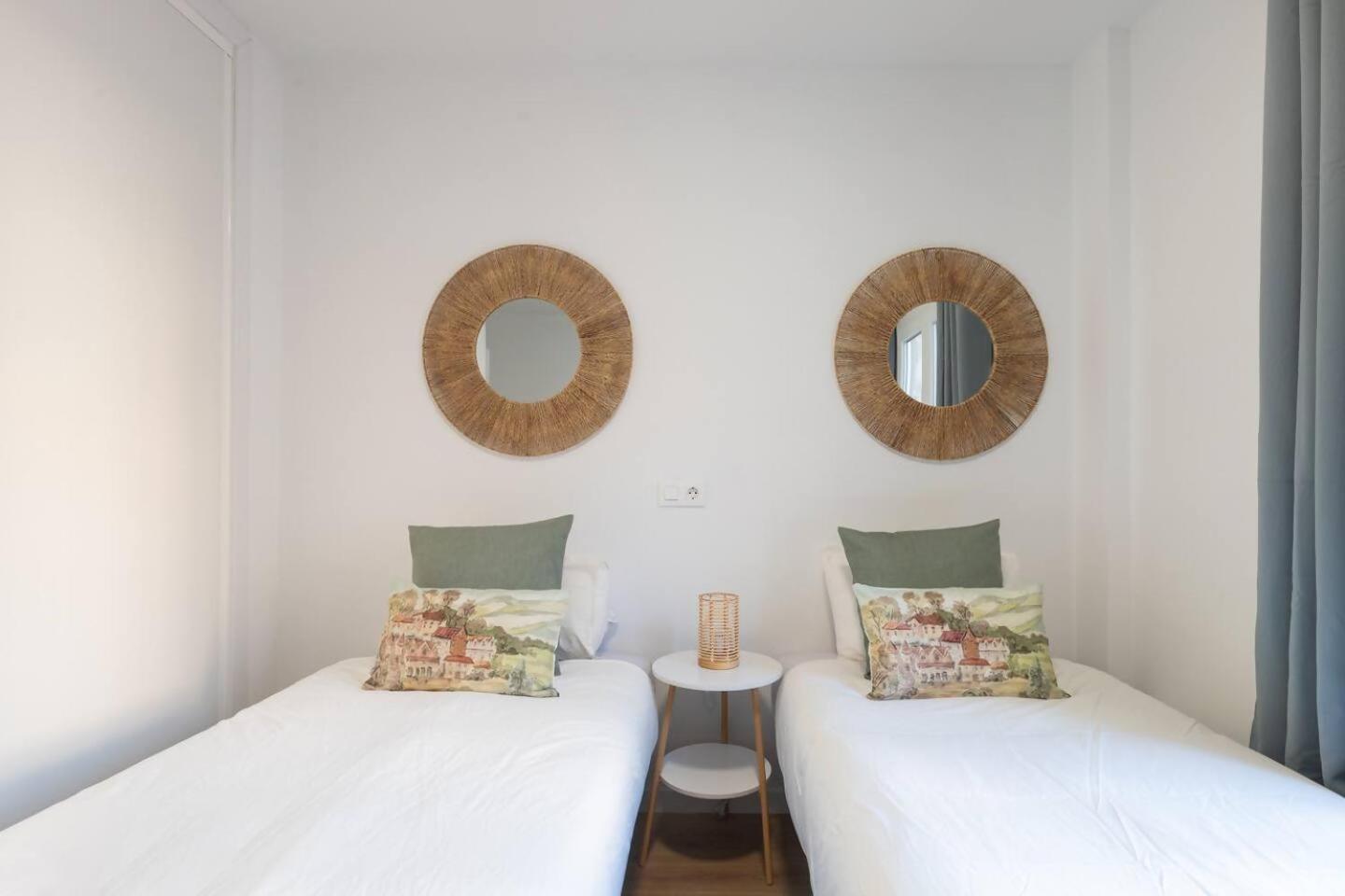 Old Town Con Parking Apartemen *